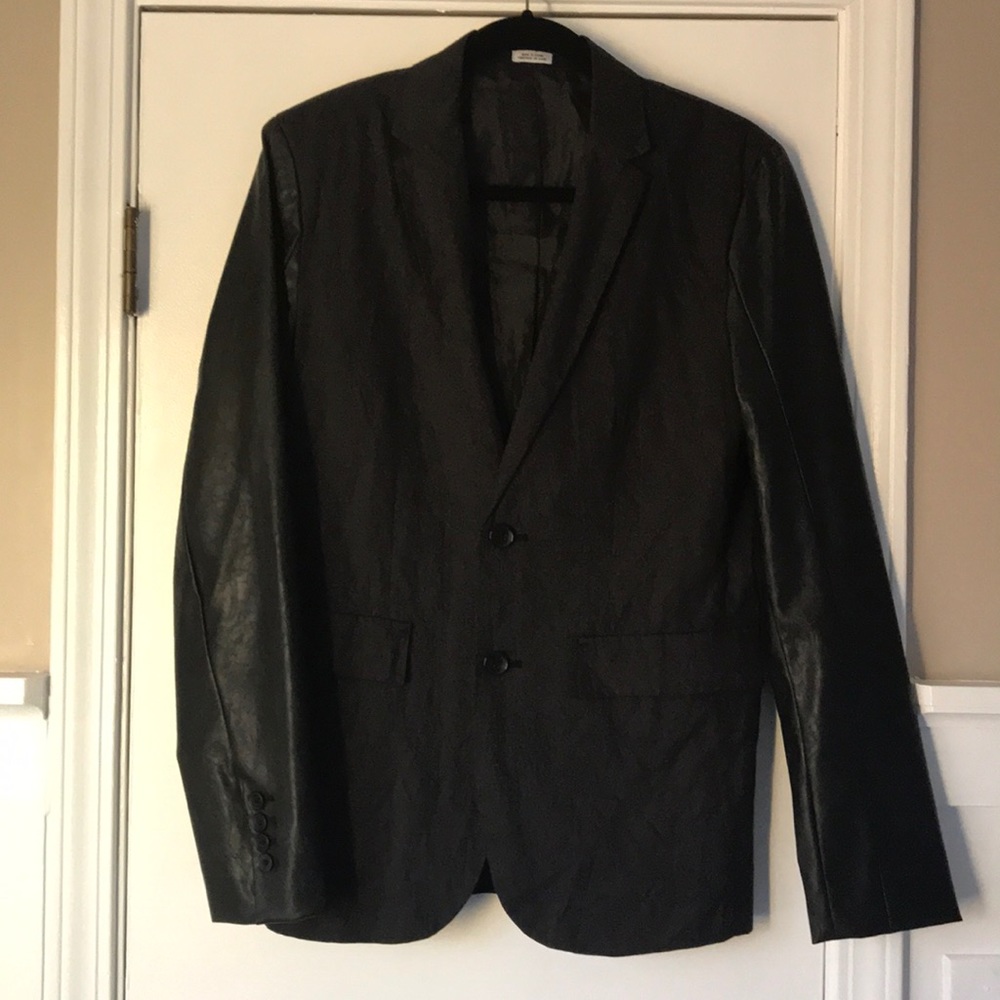 Calvin Klein ✨Blazer✨ faux leather sleeves
